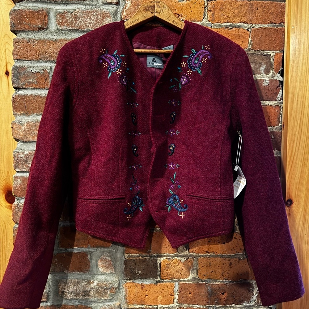 VTG Burgundy Liz wear Wool Embroidered Jacket Austrian Folk Cottagecore
